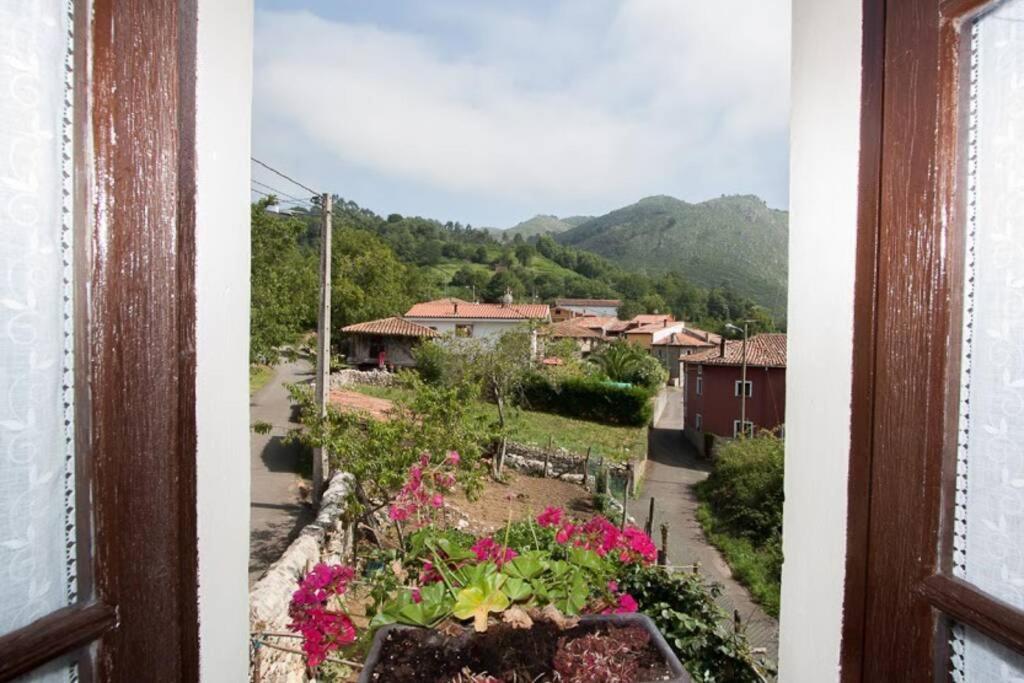 Casa Del Cuetu. Traditional Village House In Asturias Mere Екстериор снимка