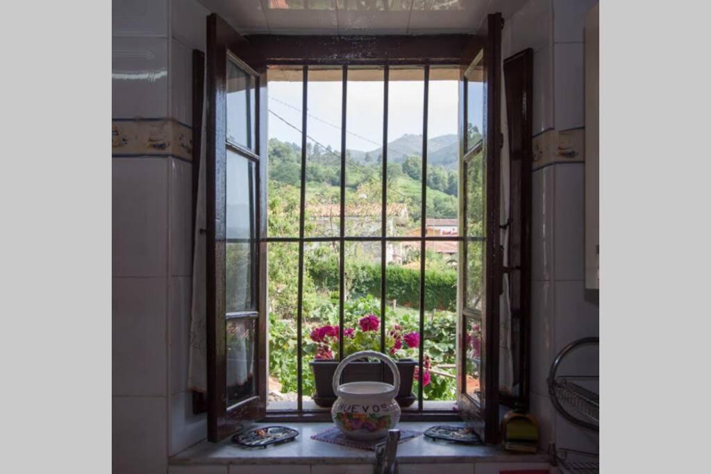 Casa Del Cuetu. Traditional Village House In Asturias Mere Екстериор снимка