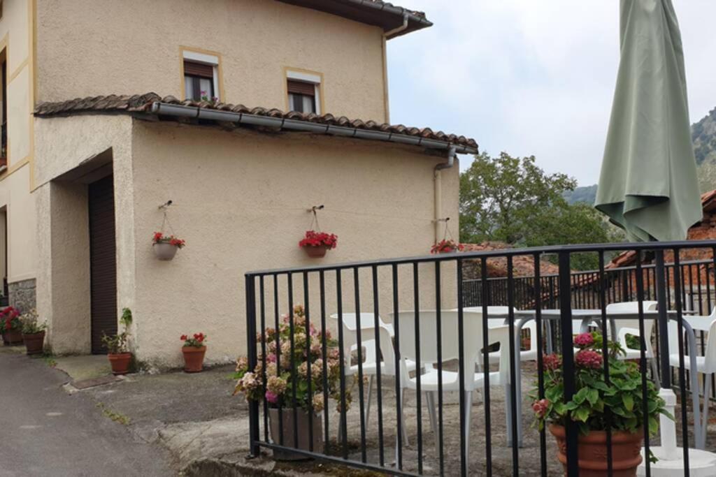 Casa Del Cuetu. Traditional Village House In Asturias Mere Екстериор снимка